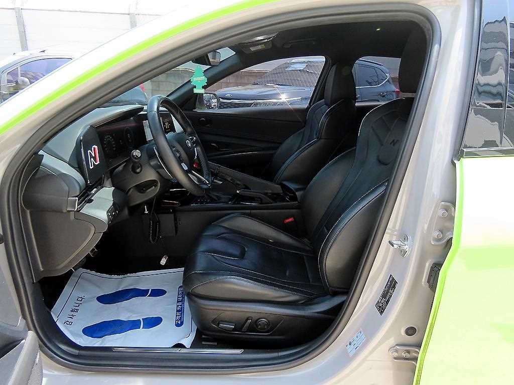 HYUNDAI Avante - Vista 5