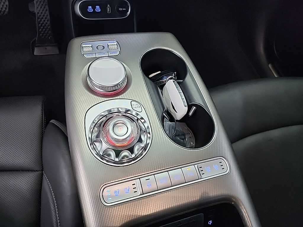 Genesis GV60 - Vista 8