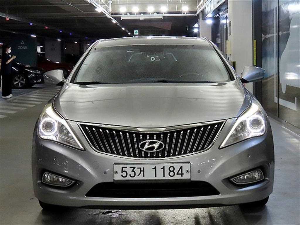 HYUNDAI Grandeur - Vista 2