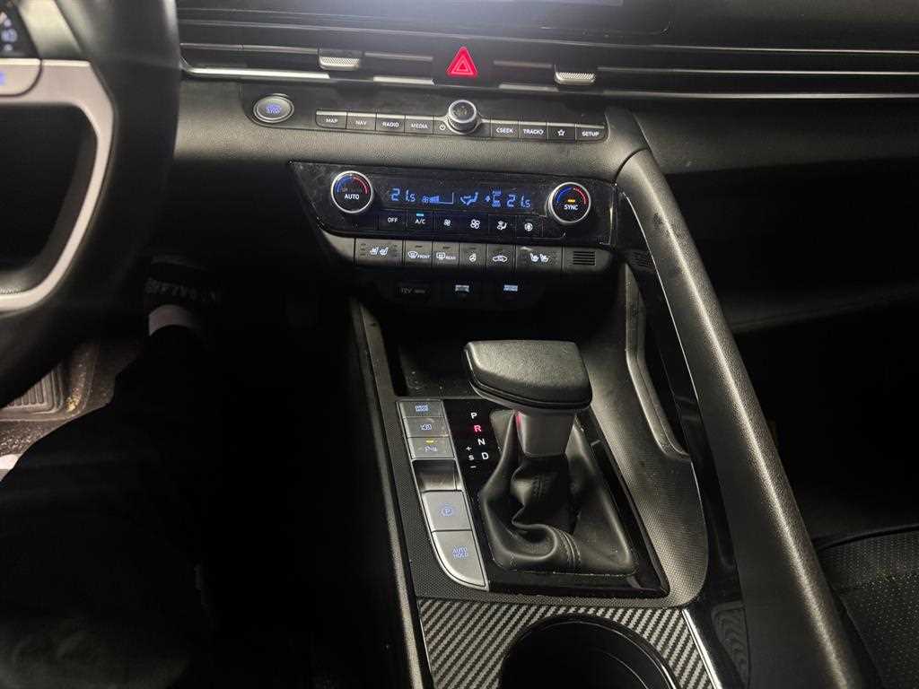 HYUNDAI Avante - Vista 8