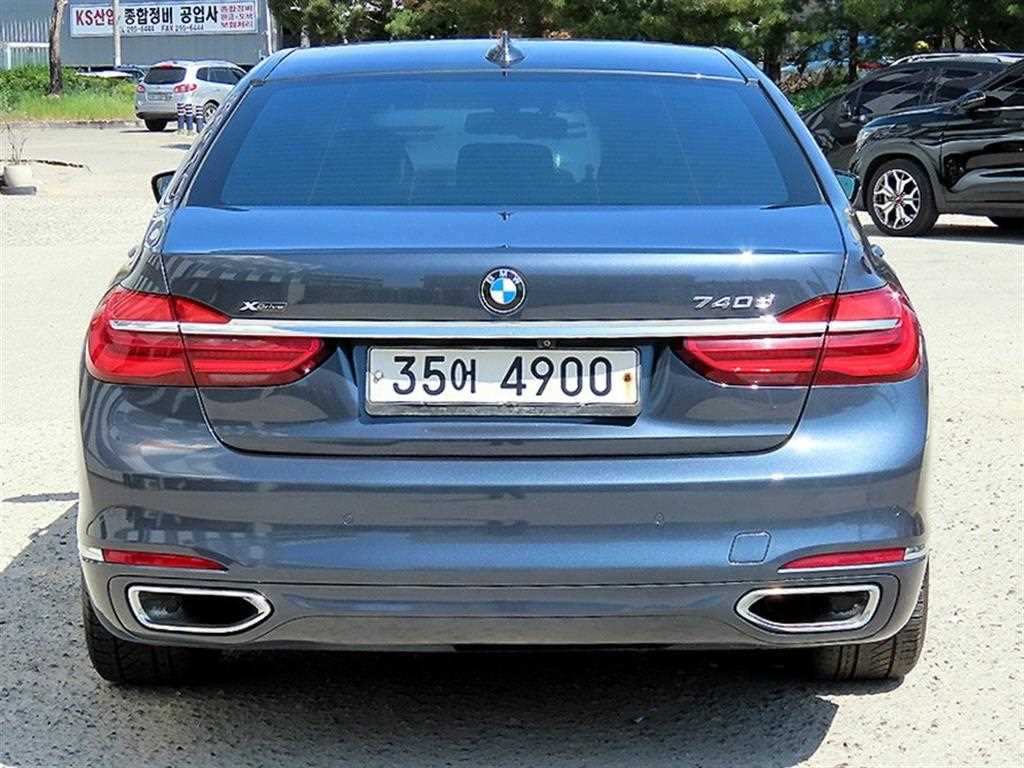 BMW 7 Series - Vista 4