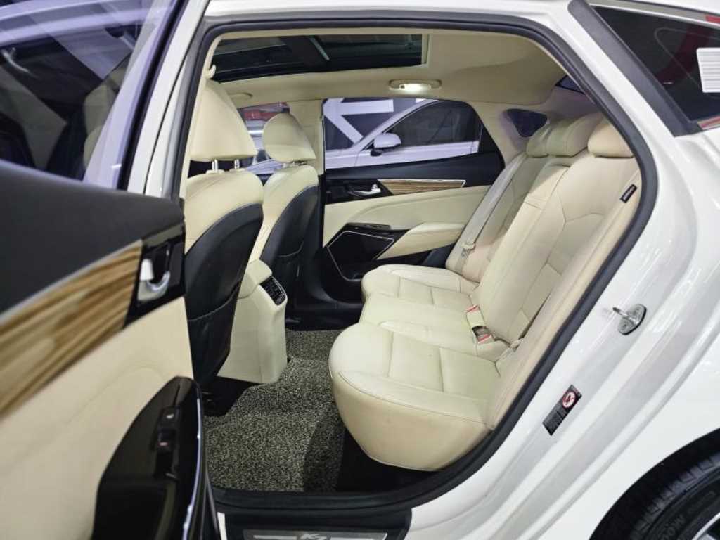 KIA K7 - Vista 7