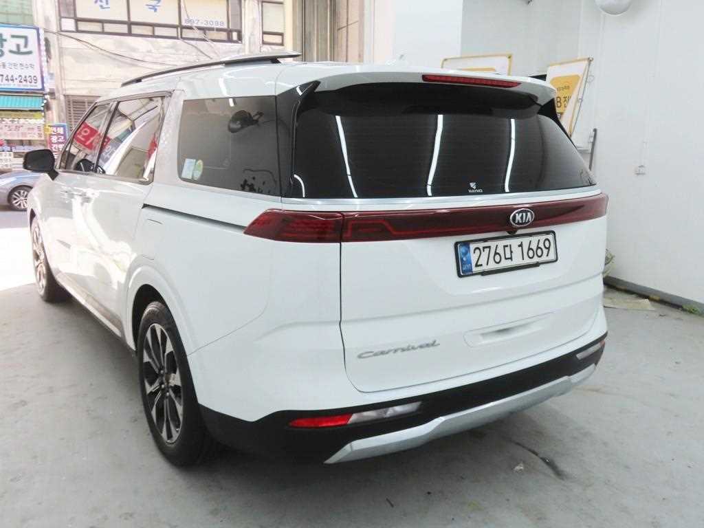KIA Carnival - Vista 4