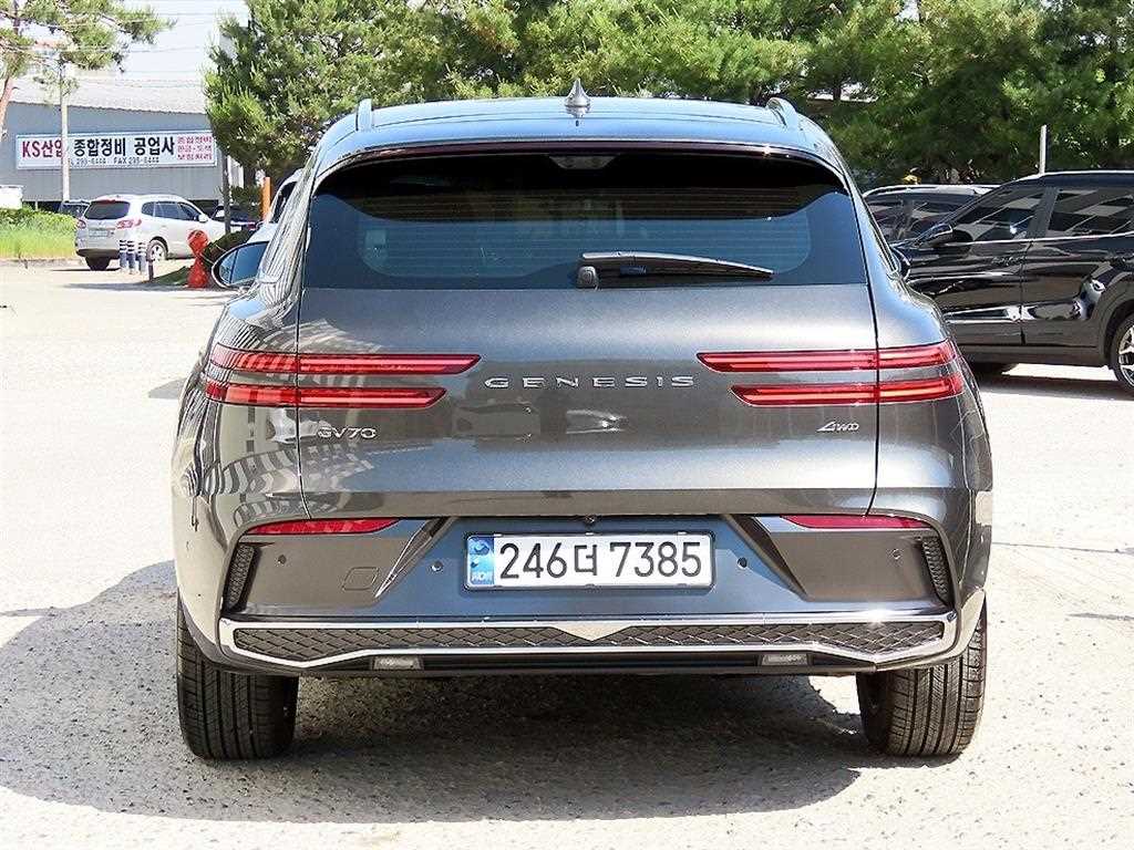 Genesis GV70 - Vista 4