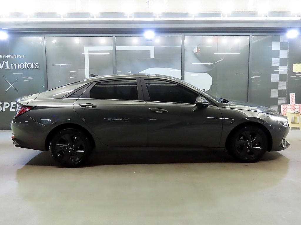 HYUNDAI Avante - Vista 3