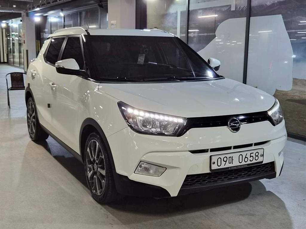 Ssangyong Tivoli 2016 Blanco - Importación desde Corea - HF Imports Iquique - Foto 1
