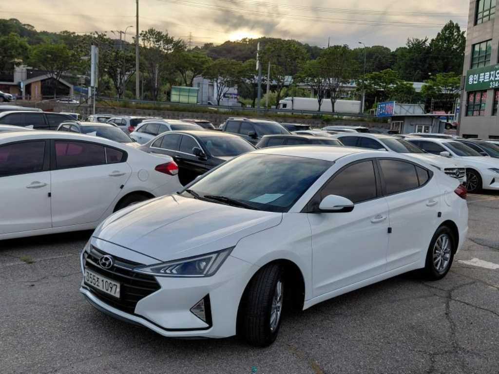 HYUNDAI Avante 2019 Blanco - Importación desde Corea - HF Imports Iquique - Foto 1