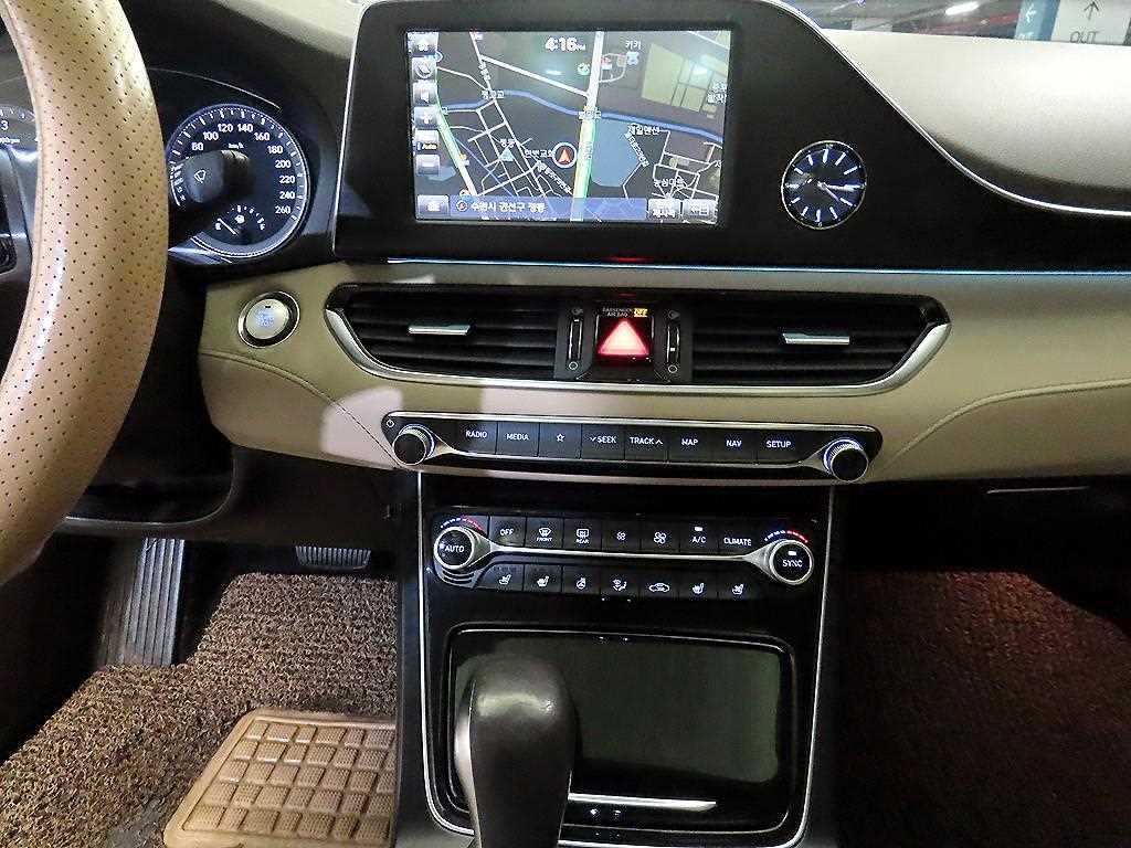 HYUNDAI Grandeur - Vista 11