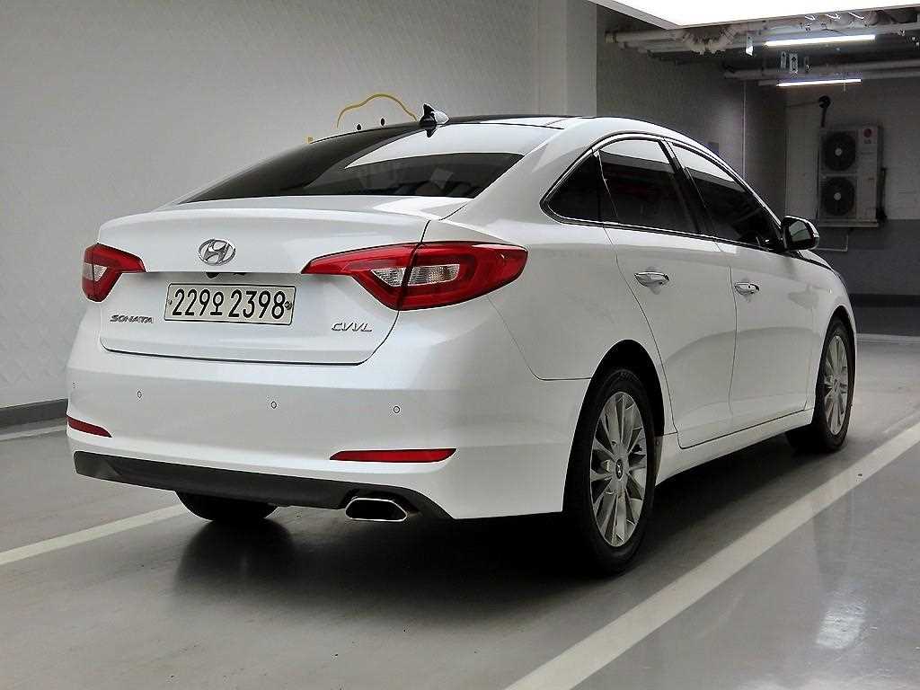 HYUNDAI Sonata - Vista 4