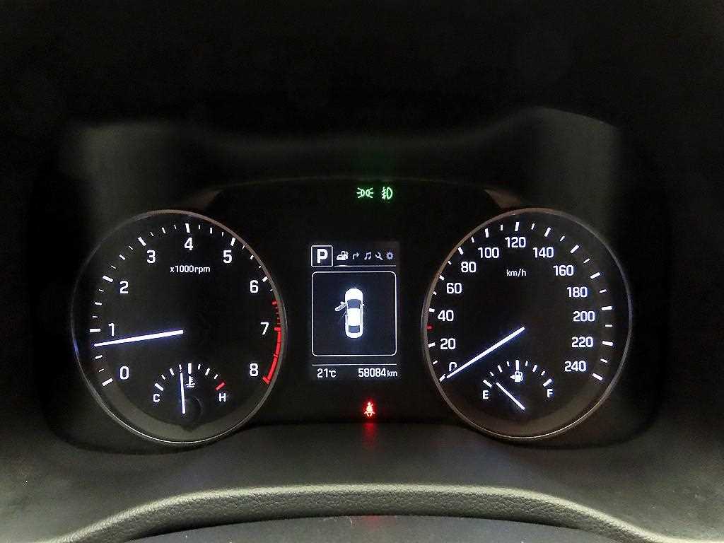 HYUNDAI Avante - Vista 6