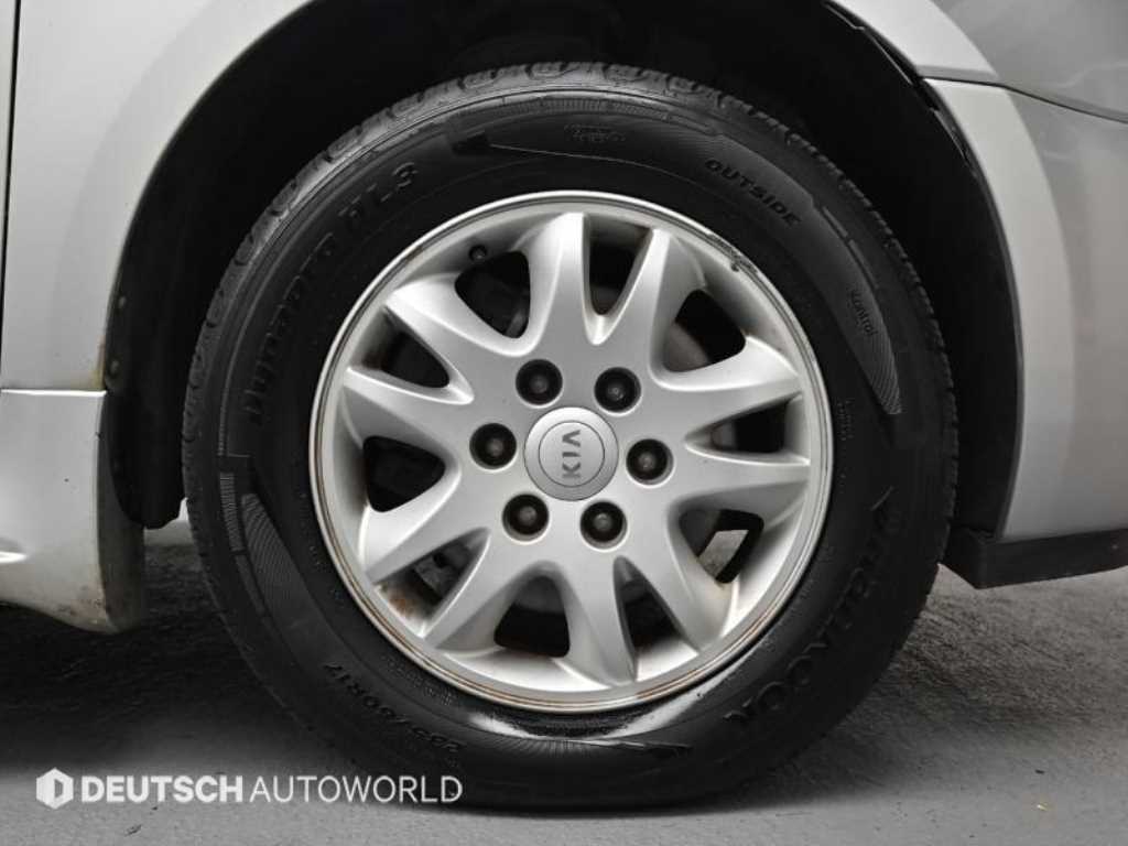 KIA Carnival - Vista 6