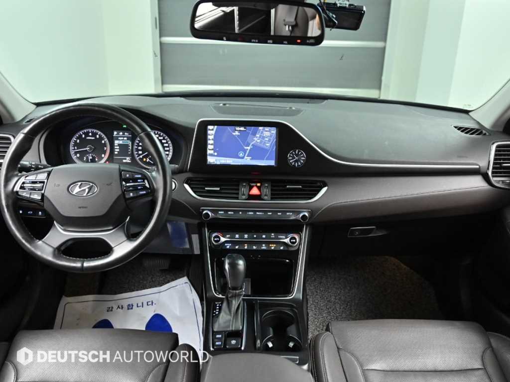HYUNDAI Grandeur - Vista 7