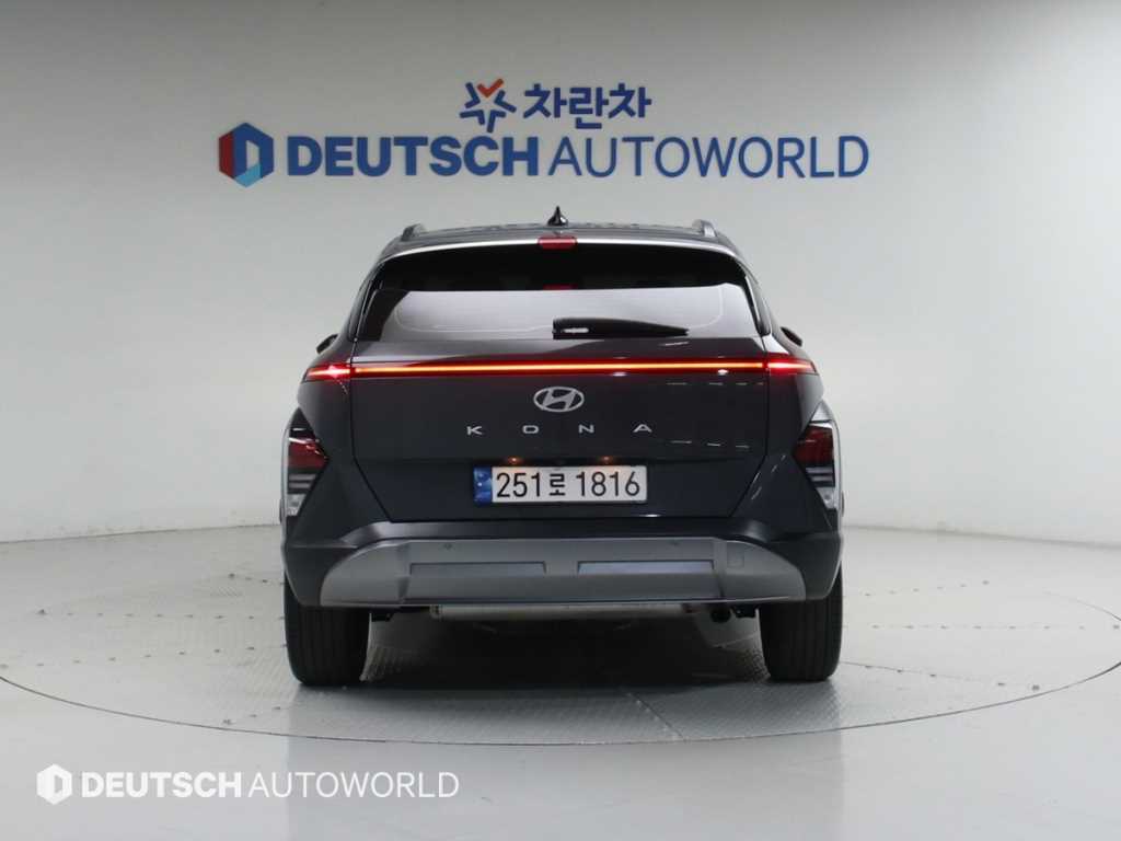 HYUNDAI Kona - Vista 4