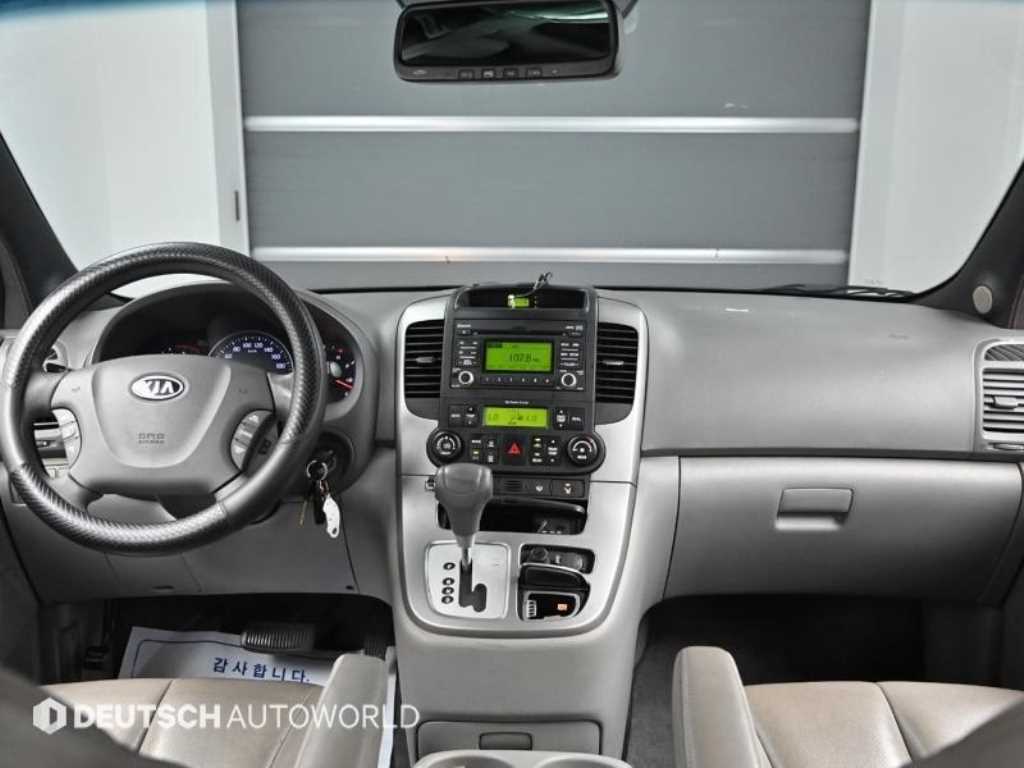 KIA Carnival - Vista 8