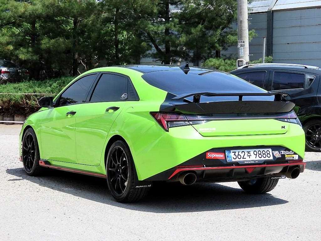 HYUNDAI Avante - Vista 3