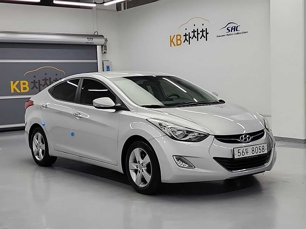 HYUNDAI Avante - Vista 4
