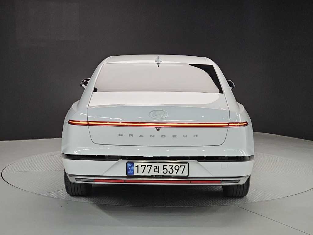 HYUNDAI Grandeur - Vista 3