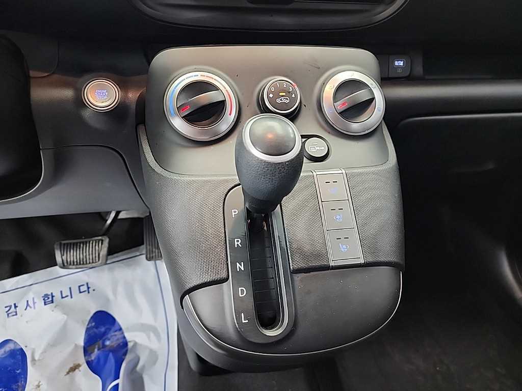 HYUNDAI Casper - Vista 8