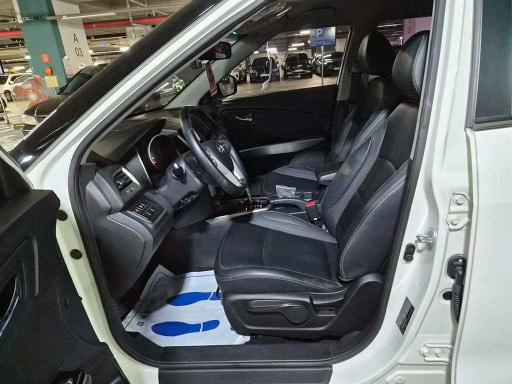 Ssangyong Tivoli - Vista 6