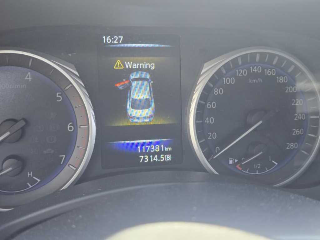 Infiniti Q - Vista 6