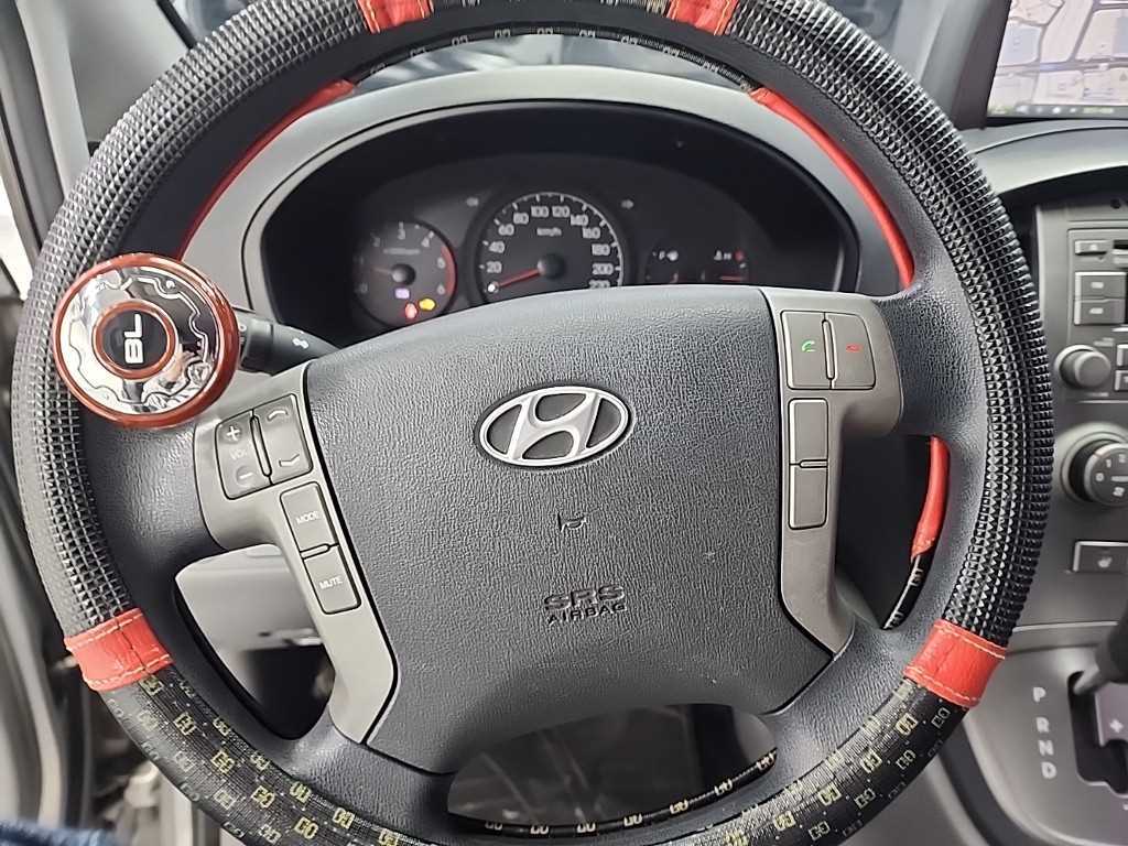 HYUNDAI Starex - Vista 9