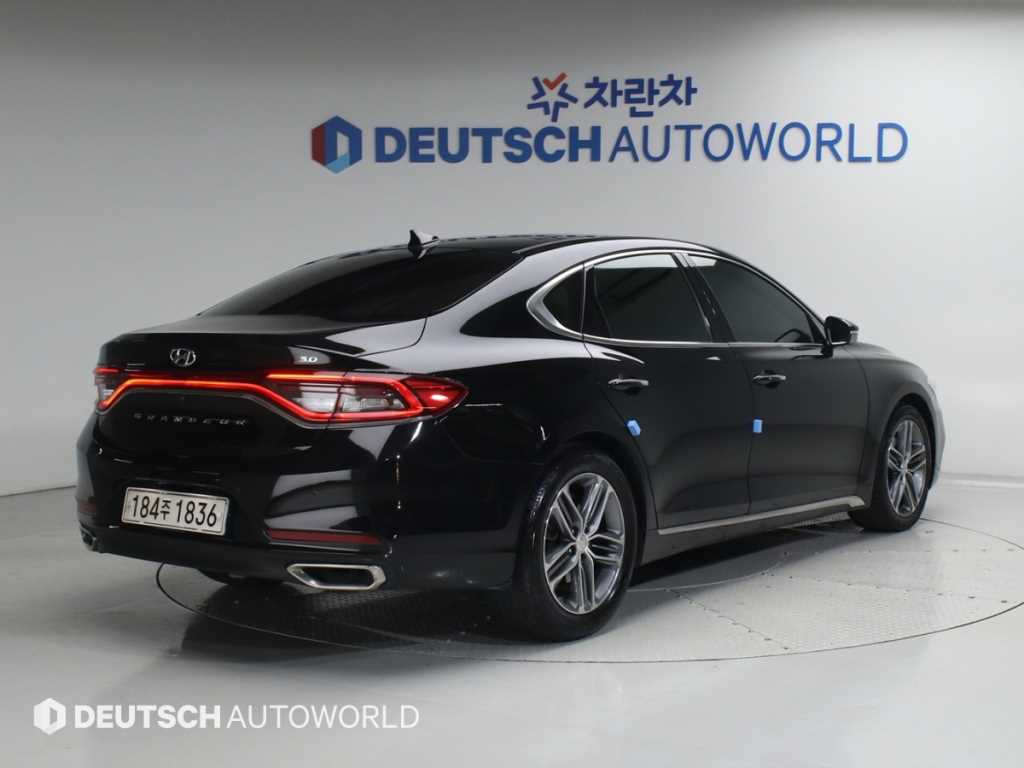 HYUNDAI Grandeur - Vista 2