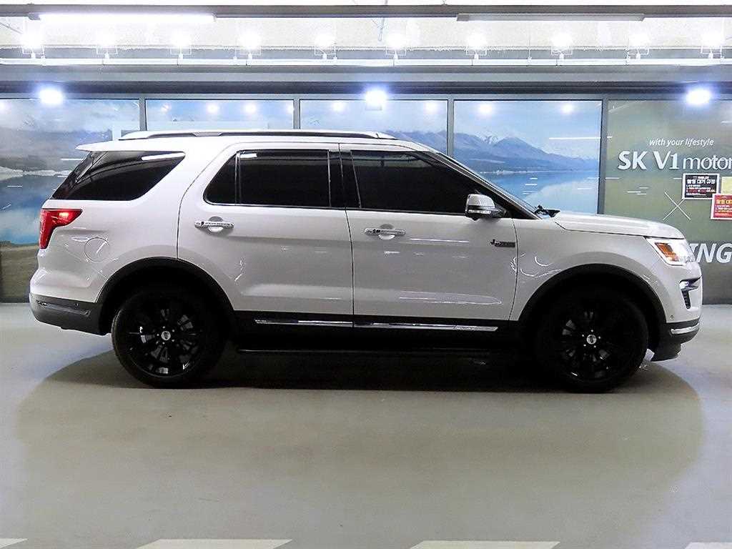 Ford Explorer - Vista 3