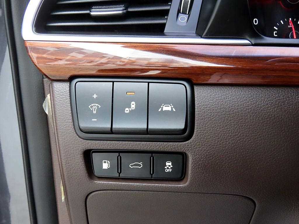 KIA K7 - Vista 12