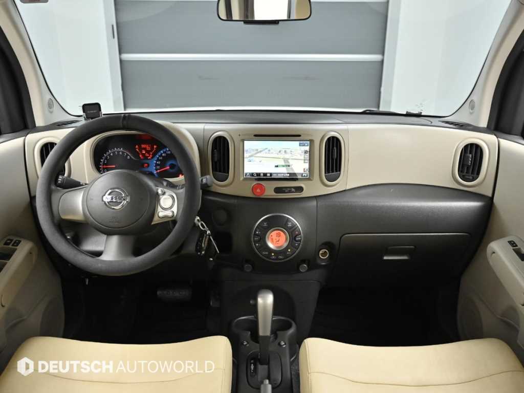 Nissan Cube - Vista 7