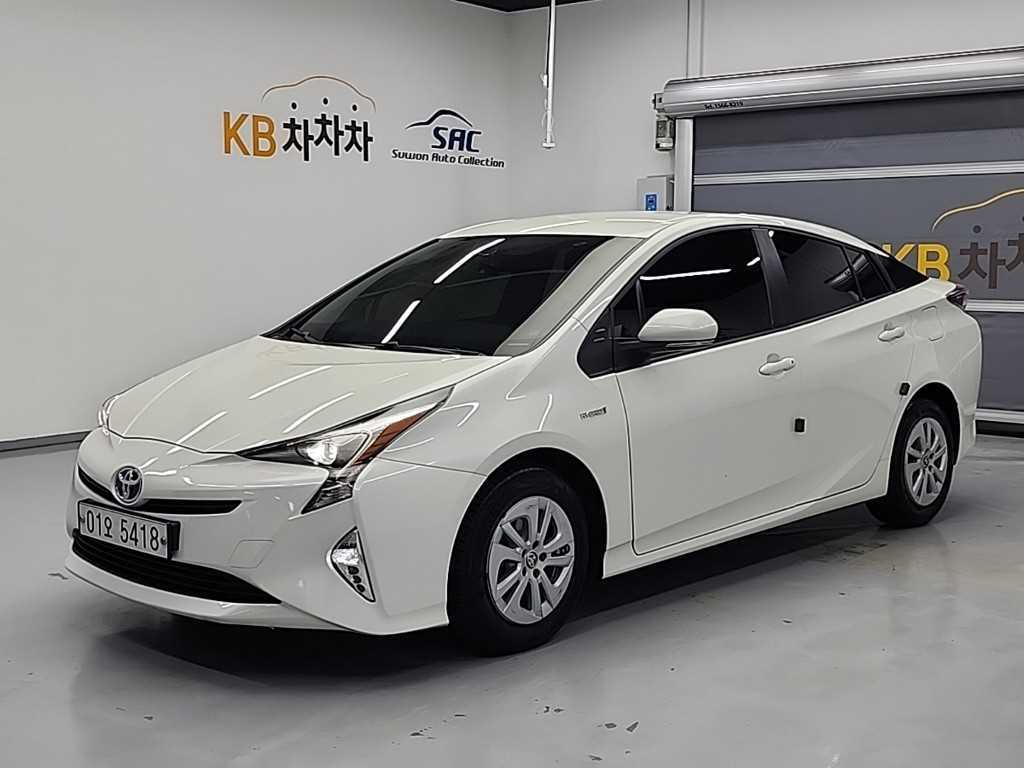 Toyota Prius 2017 Blanco - Importación desde Corea - HF Imports Iquique - Foto 1