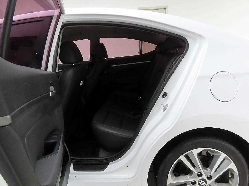 HYUNDAI Avante 2018 Blanco - Importación desde Corea - HF Imports Iquique - Foto 14