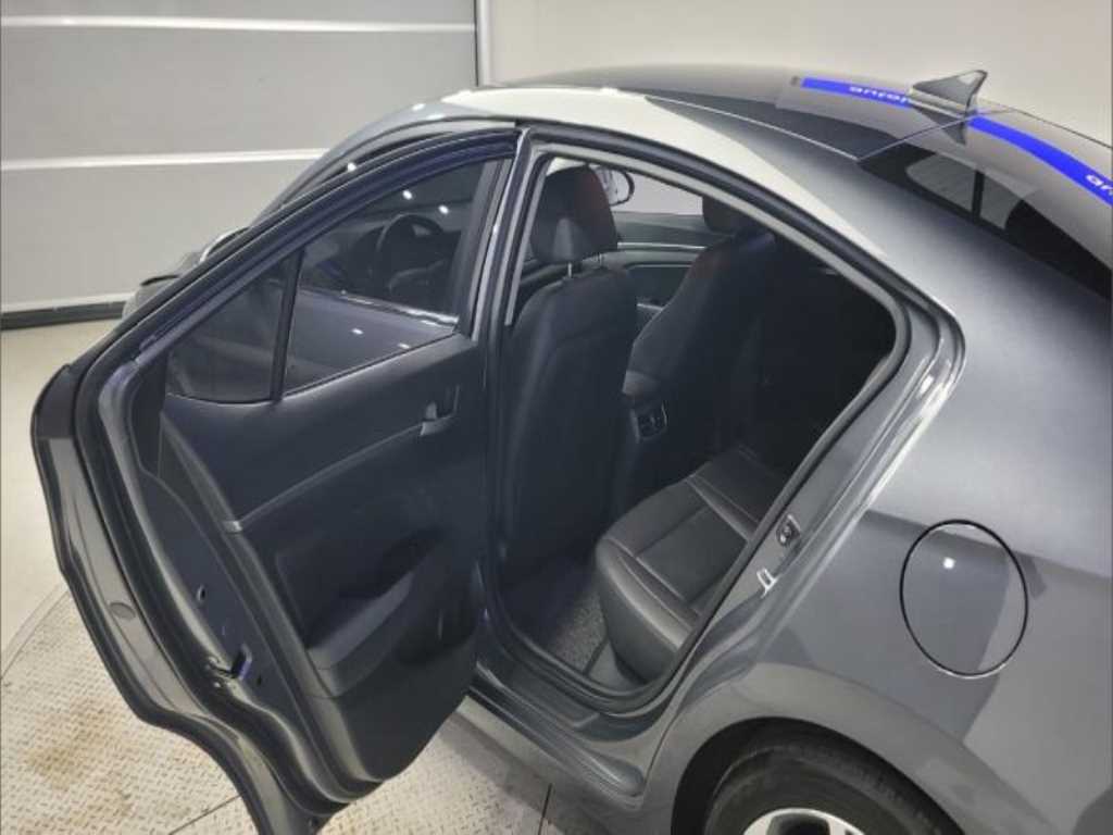 HYUNDAI Avante - Vista 6