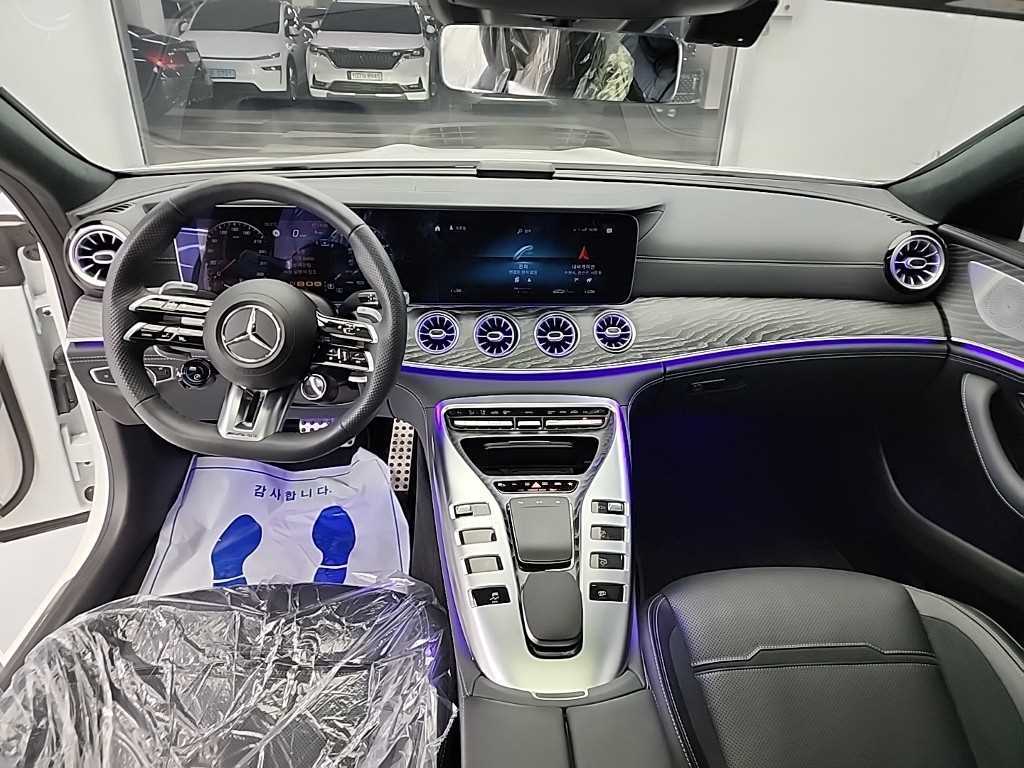 Mercedes Benz AMG GT - Vista 7