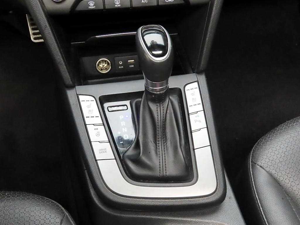 HYUNDAI Avante - Vista 10