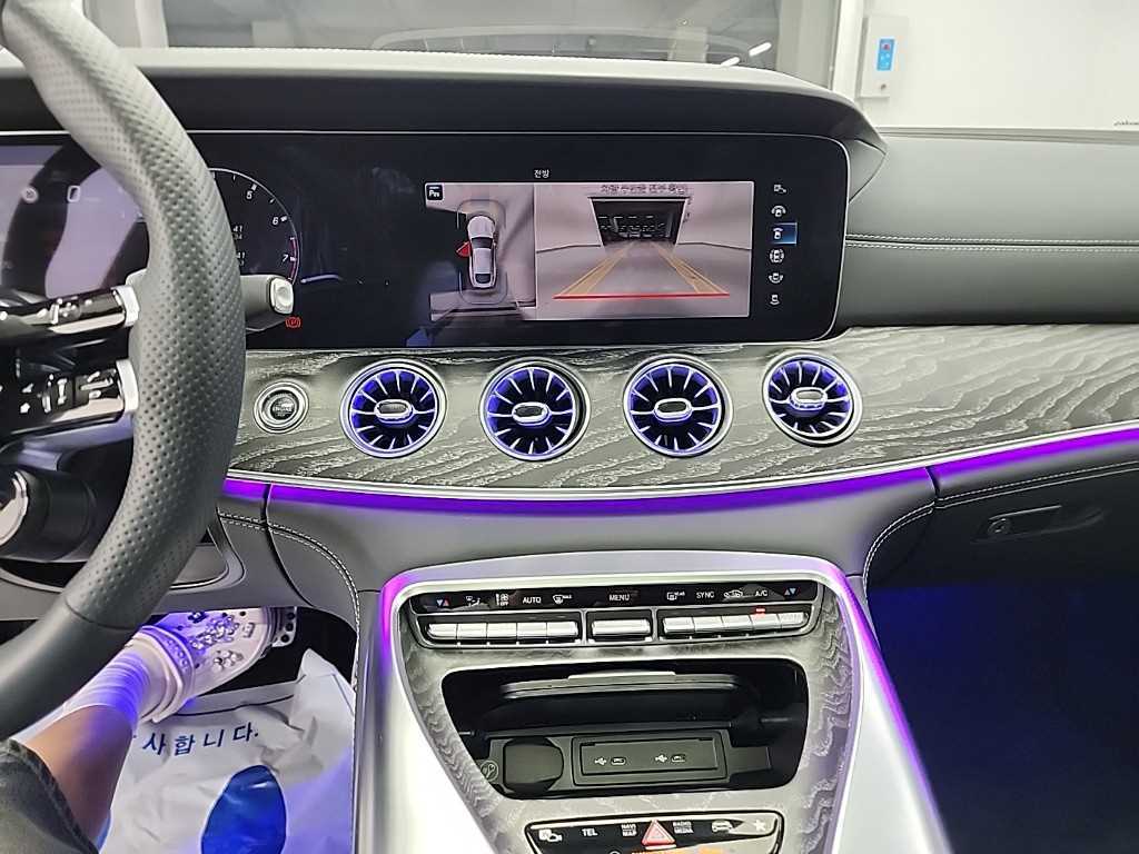 Mercedes Benz AMG GT - Vista 10