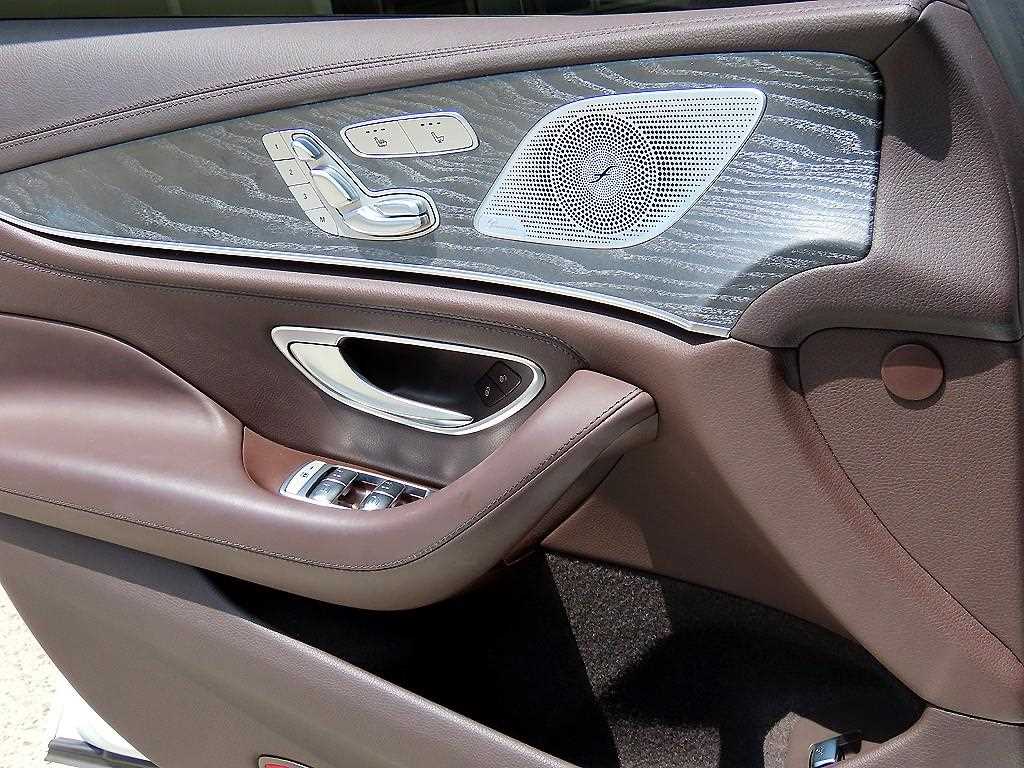 Mercedes Benz CLS Class - Vista 12