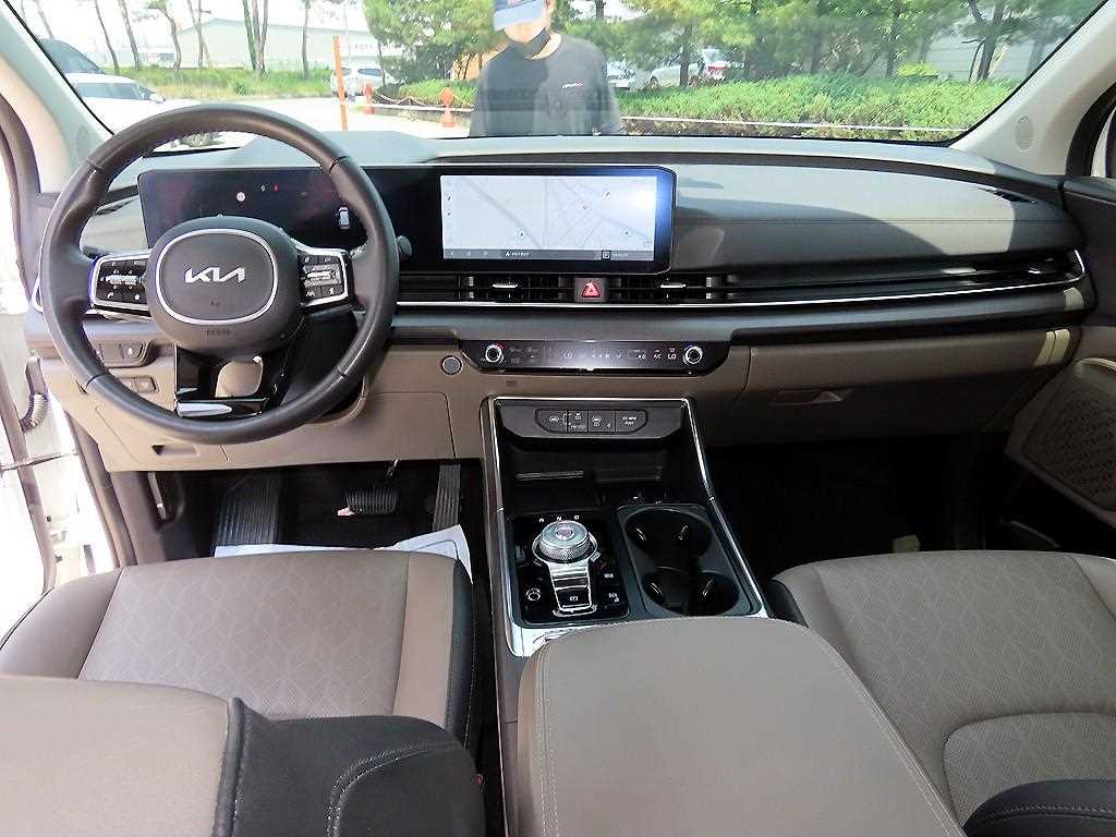 KIA Carnival - Vista 7