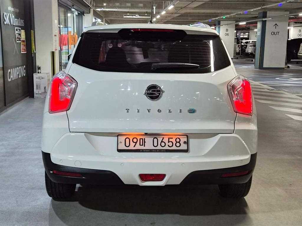 Ssangyong Tivoli - Vista 5