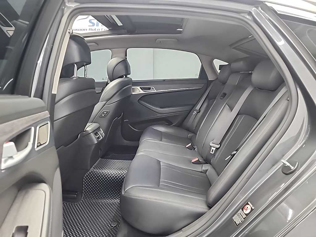 Genesis G80 - Vista 12