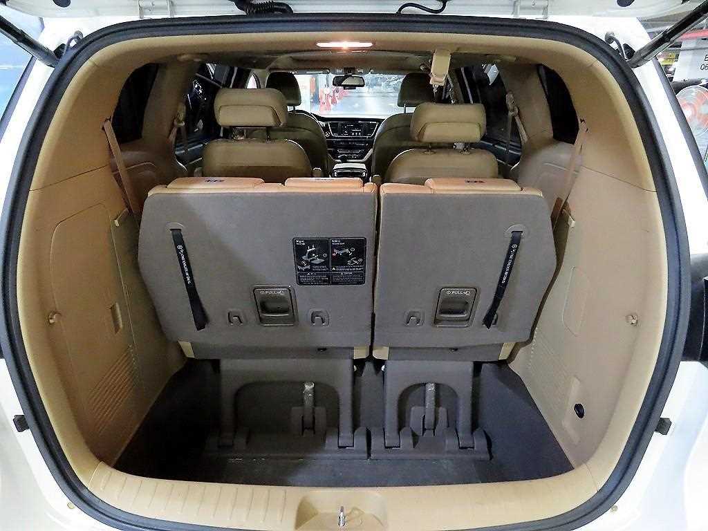 KIA Carnival 2016 Blanco - Importación desde Corea - HF Imports Iquique - Foto 17