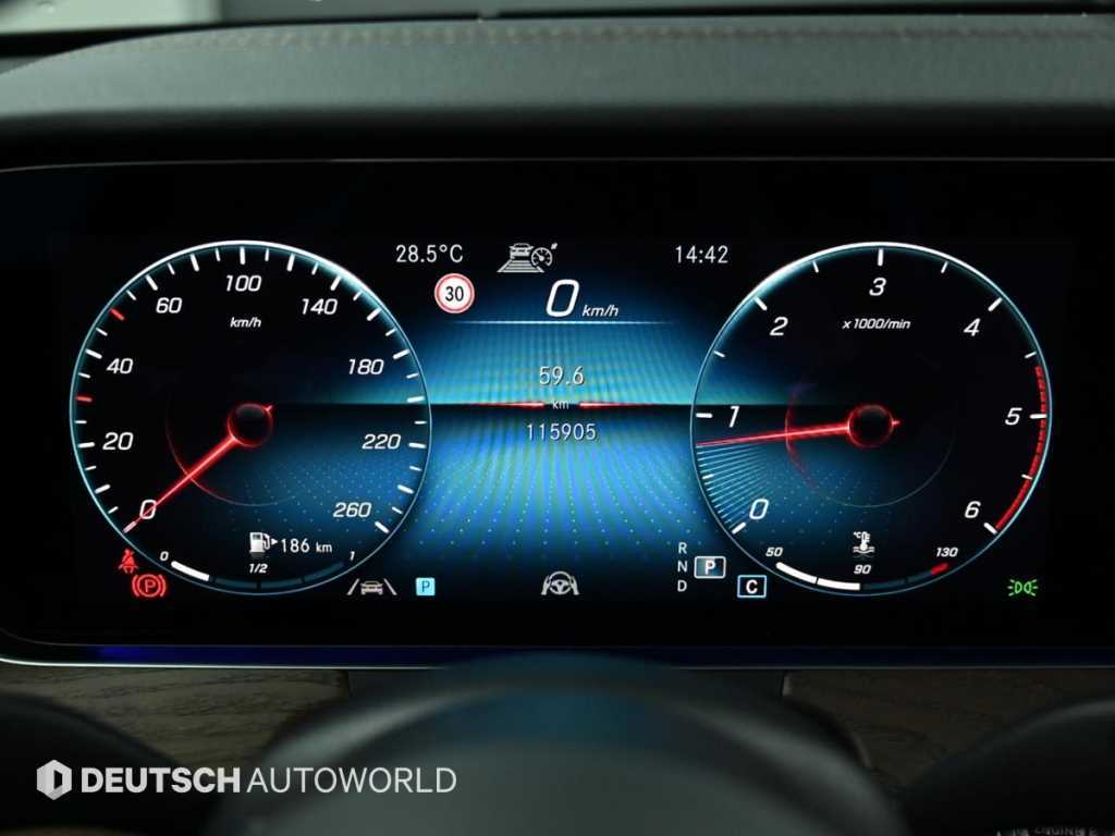 Mercedes Benz E class - Vista 8