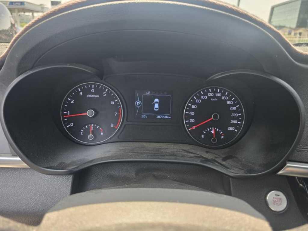 KIA K5 - Vista 8