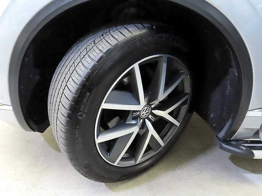 Volkswagen Touareg 2020 Plateado - Importación desde Corea - HF Imports Iquique - Foto 20