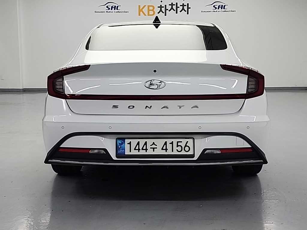 HYUNDAI Sonata - Vista 3