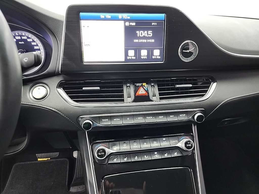 HYUNDAI Grandeur - Vista 10