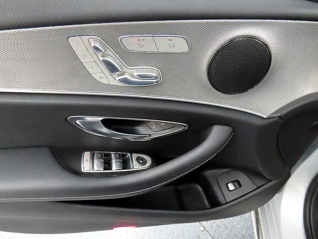 Mercedes Benz E class - Vista 11
