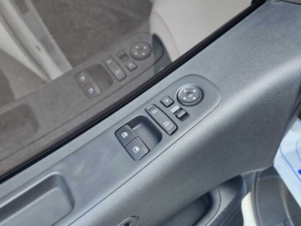 HYUNDAI Staria 2025 Blanco - Importación desde Corea - HF Imports Iquique - Foto 14