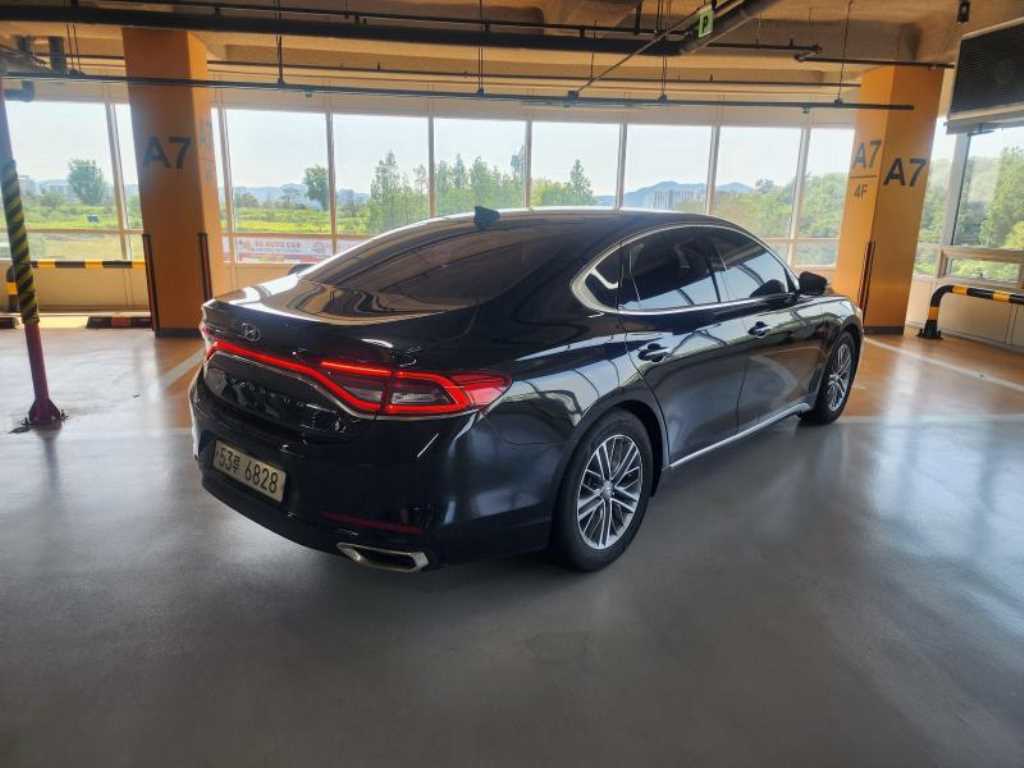 HYUNDAI Grandeur - Vista 7