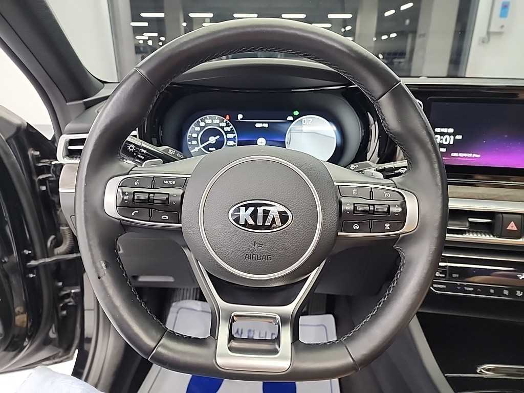 KIA K5 - Vista 9