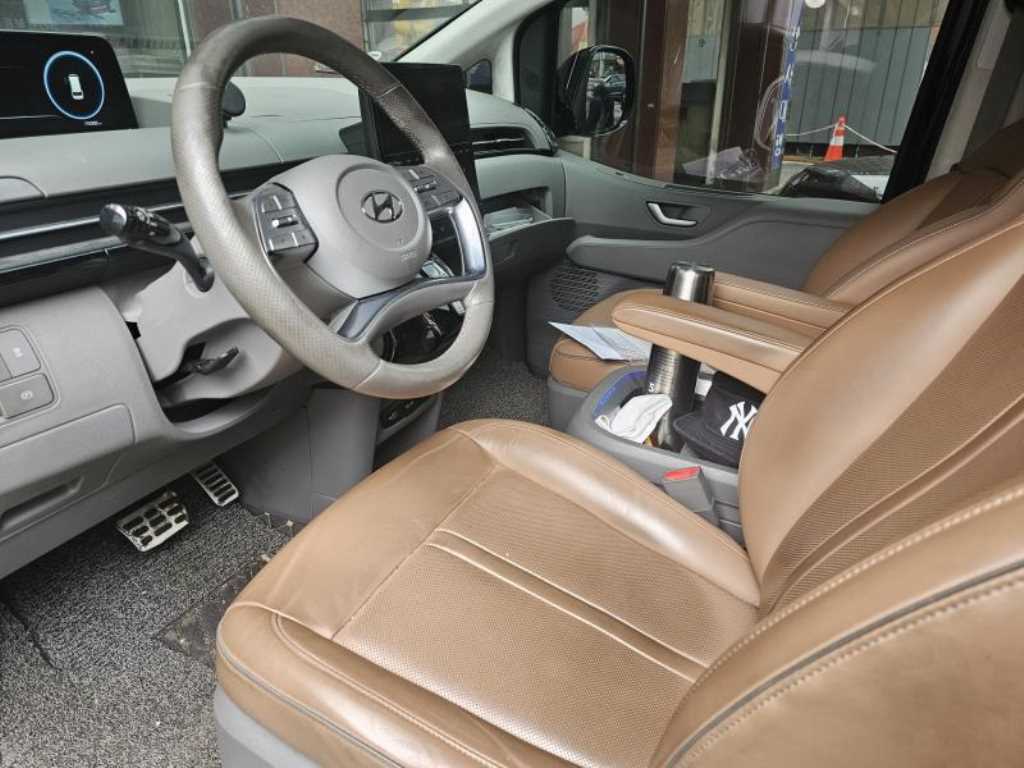 HYUNDAI Staria - Vista 8